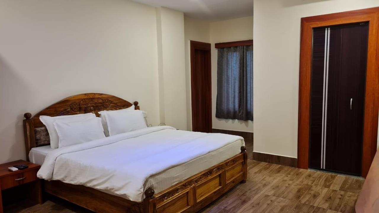 Om Leisure Hotel - Bbsr Bhubaneswar Luaran gambar